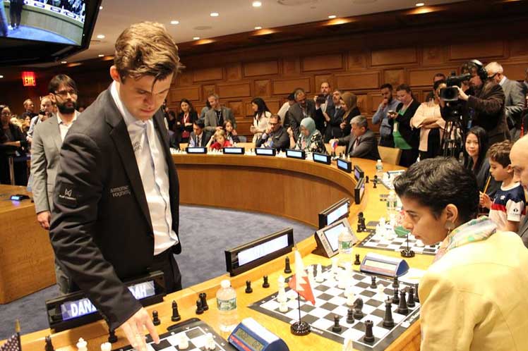 Cómo participar en las simultáneas de ajedrez con Luisón 